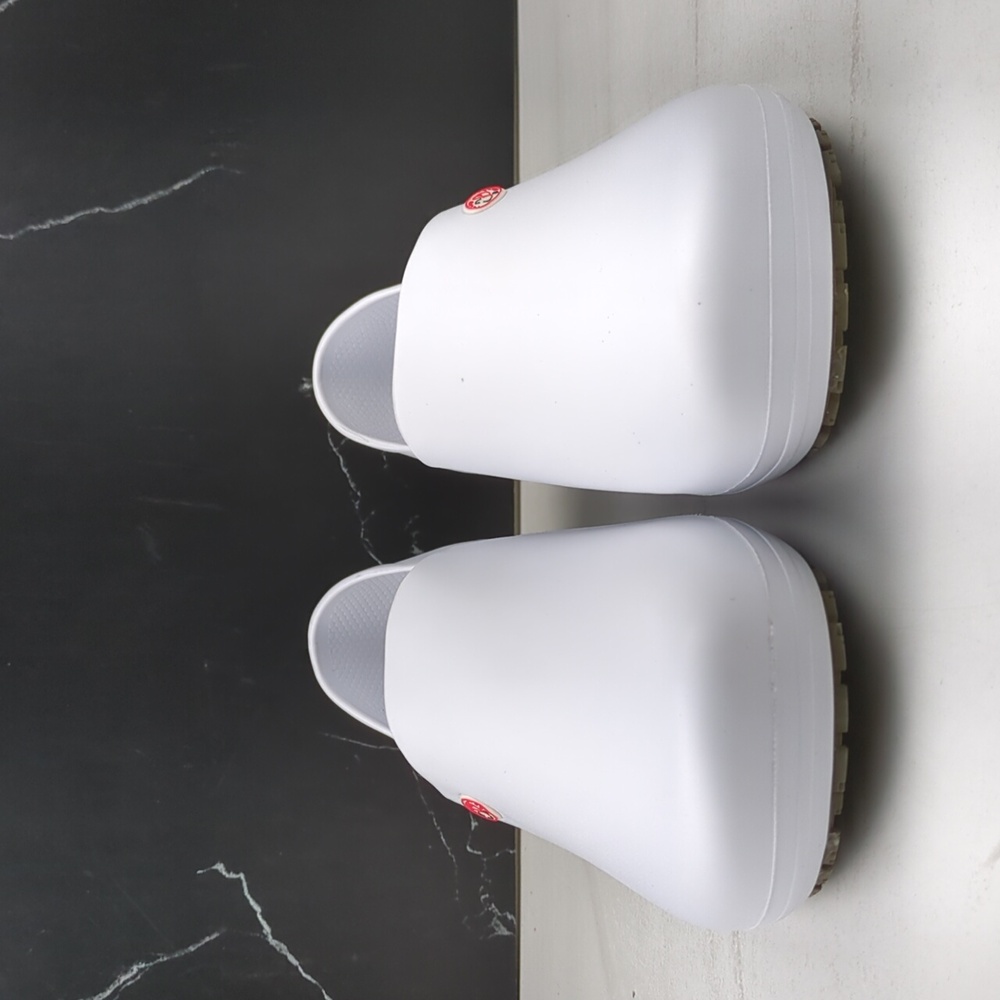 Sticky Shoes Women's Slip On Waterproof Nursing Shoes White sz 10.5 - Picture 3 of 11
